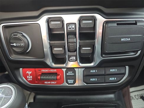 Used 2025 Jeep Wrangler Unlimited Rubicon 392 image 22