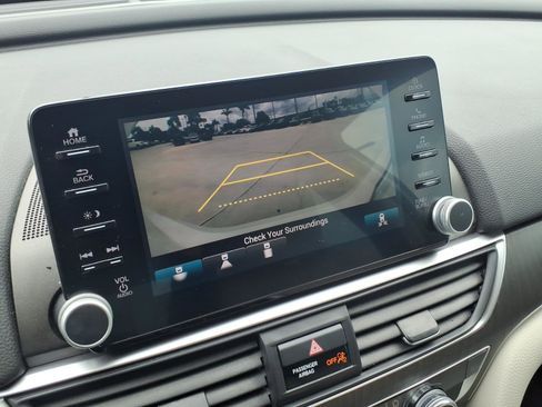 Used 2018 Honda Accord EX image 29