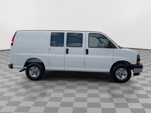 Used 2025 GMC Savana 2500 w/ Driver Convenience Package RWD image 6