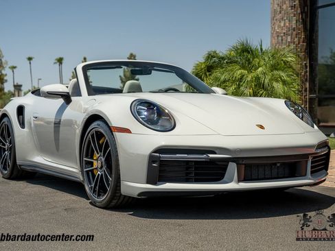 Used 2022 Porsche 911 Cabriolet AWD/4WD image 10
