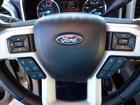 Used 2019 Ford F250 Lariat w/ Lariat Value Package AWD/4WD image 19