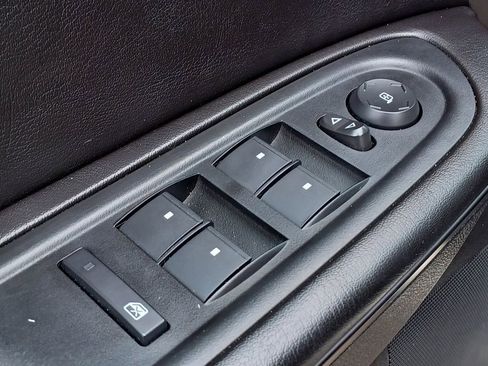 Used 2015 Chevrolet Traverse LT image 13