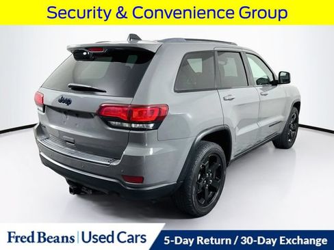Used 2019 Jeep Grand Cherokee Laredo AWD/4WD image 9