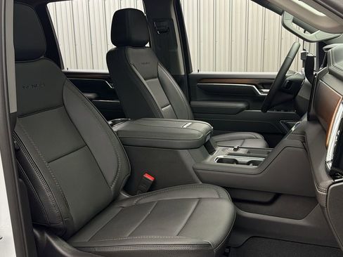 Used 2025 GMC Sierra 3500 Denali w/ Denali Reserve Package image 41