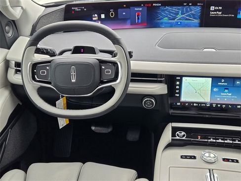 New 2025 Lincoln Navigator L Reserve image 25