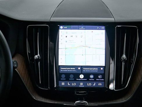 Certified 2023 Volvo XC60 B5 Plus w/ Protection Package Premier AWD/4WD image 26