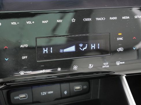 Certified 2024 Hyundai Tucson Limited image 24