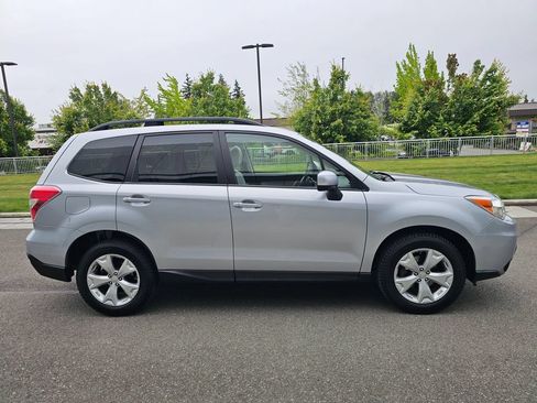 Used 2015 Subaru Forester 2.5i Premium w/ All-Weather Package AWD/4WD image 6