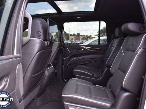 Used 2021 Cadillac Escalade ESV Premium Luxury w/ LPO, Illumination Package image 36
