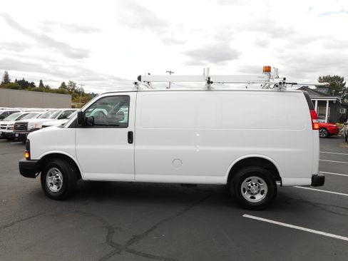 Used 2016 Chevrolet Express 2500 w/ Cold Climate Package RWD image 2