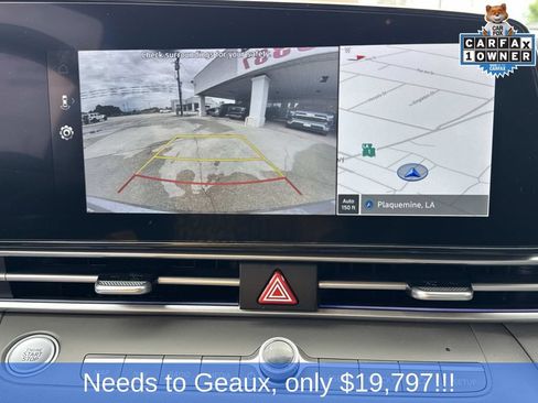 Used 2025 Hyundai Elantra SEL FWD image 45