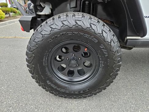 Used 2015 Jeep Wrangler Sport AWD/4WD image 9