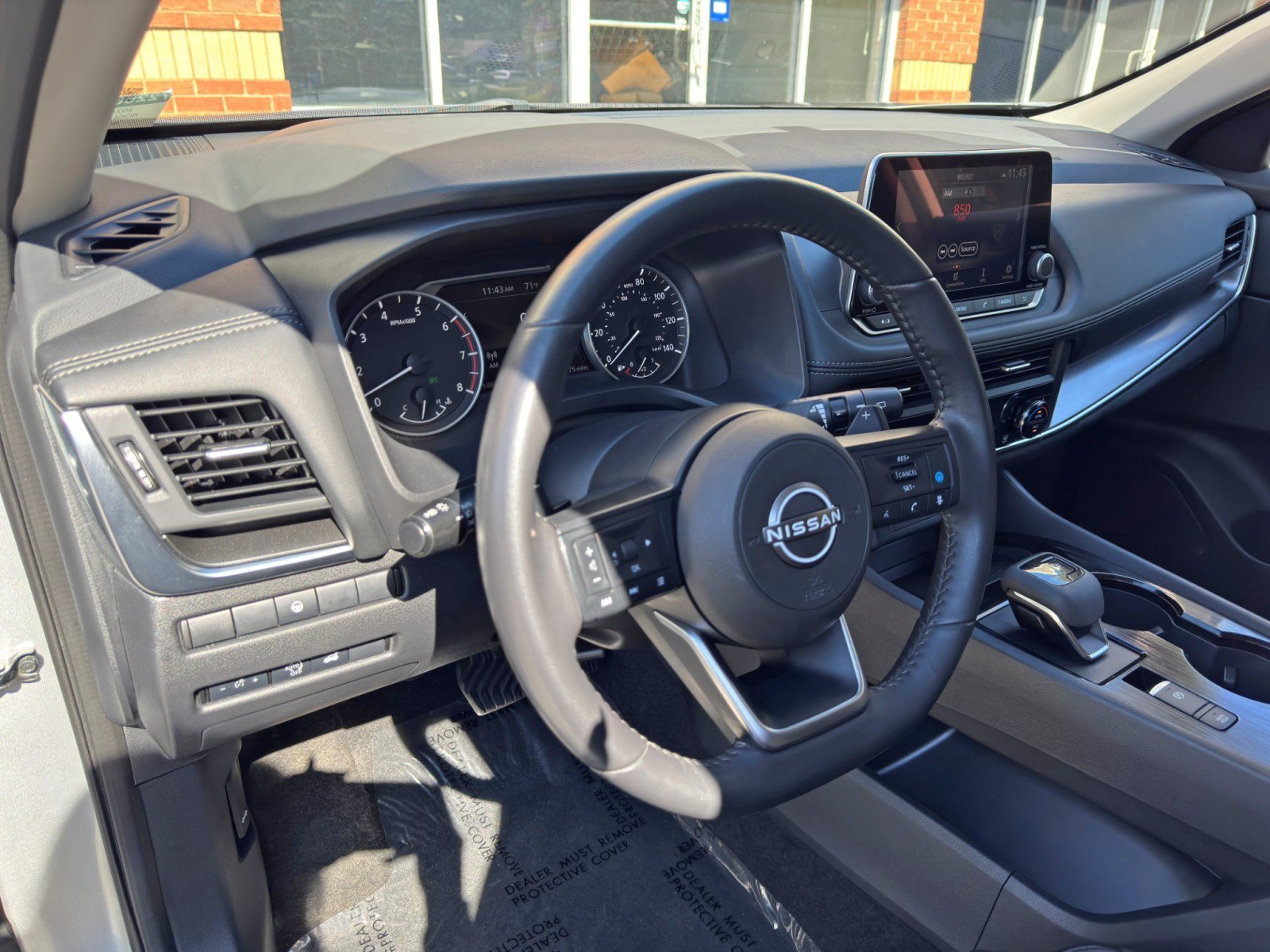 Used 2024 Nissan Rogue SV w/ SV Premium Package AWD/4WD image 13