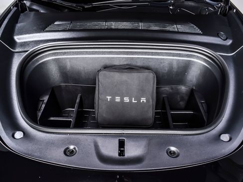 Used 2022 Tesla Model Y Long Range AWD/4WD image 11