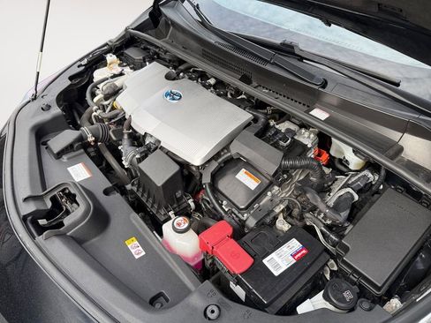 Used 2022 Toyota Prius Prime XLE FWD image 28