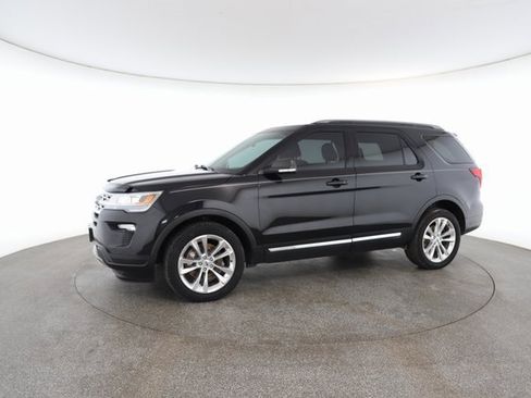 Used 2019 Ford Explorer XLT w/ Equipment Group 202A image 4