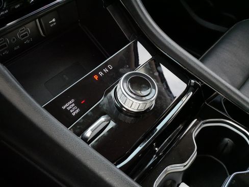 Used 2023 Jeep Grand Cherokee L Limited w/ Luxury Tech Group II image 24