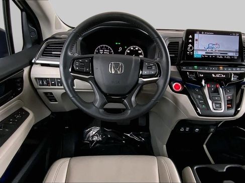 Used 2025 Honda Odyssey Touring image 6