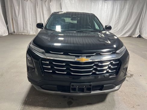 Used 2025 Chevrolet Equinox LT image 2