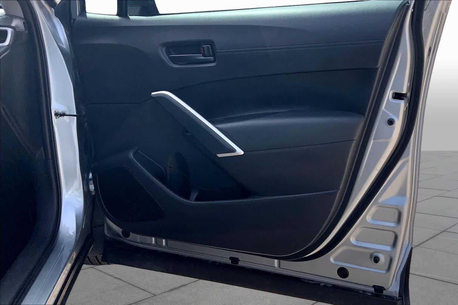 Used 2026 Toyota Corolla Cross LE FWD image 22