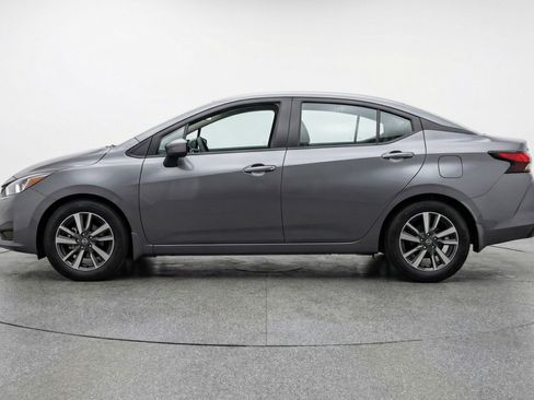 Used 2025 Nissan Versa SV image 4