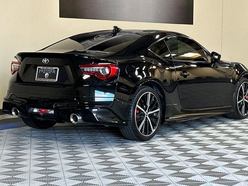 Used 2019 Toyota 86 image 4
