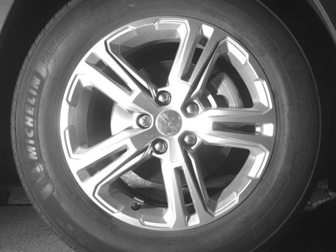 Used 2024 GMC Terrain SLE image 13