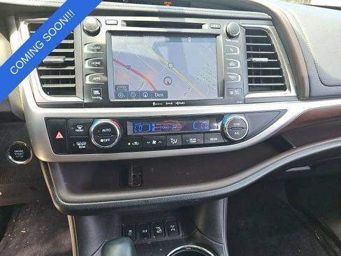 Used 2016 Toyota Highlander Limited AWD/4WD image 19