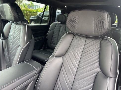 New 2026 Cadillac Vistiq Platinum image 12