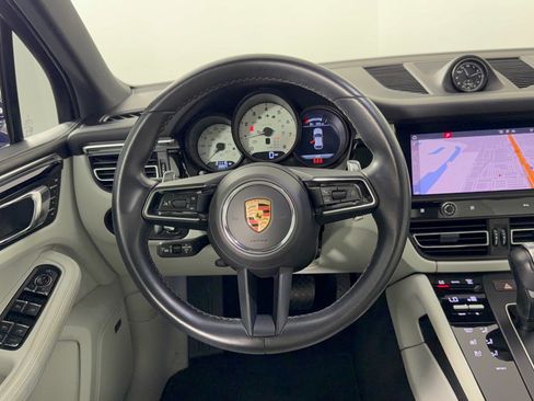 Certified 2024 Porsche Macan AWD/4WD image 10