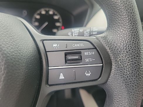 Used 2024 Honda HR-V LX image 17