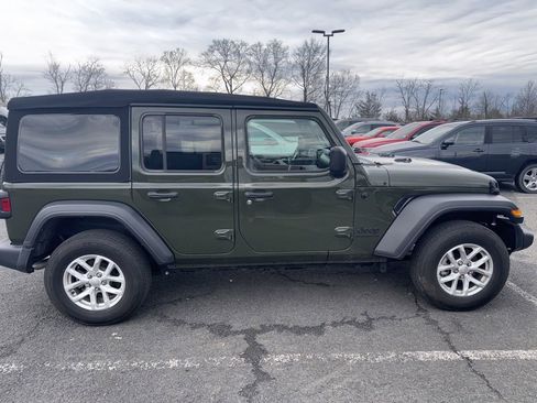 Used 2023 Jeep Wrangler Sport S image 4