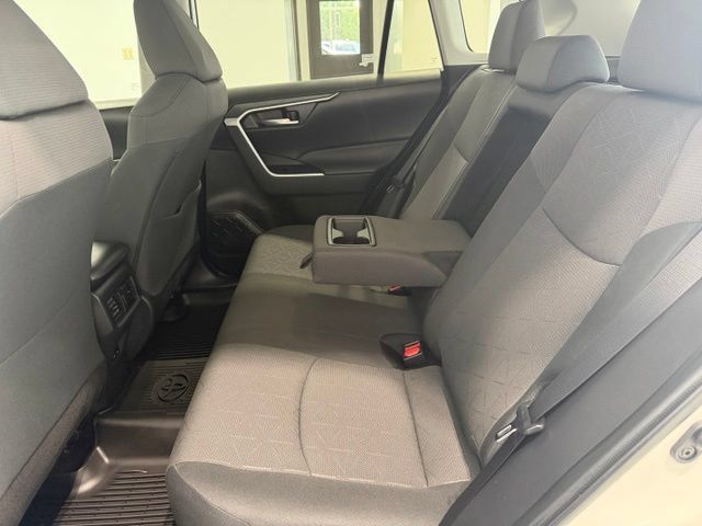 Used 2024 Toyota RAV4 XLE w/ Convenience Package AWD/4WD image 27
