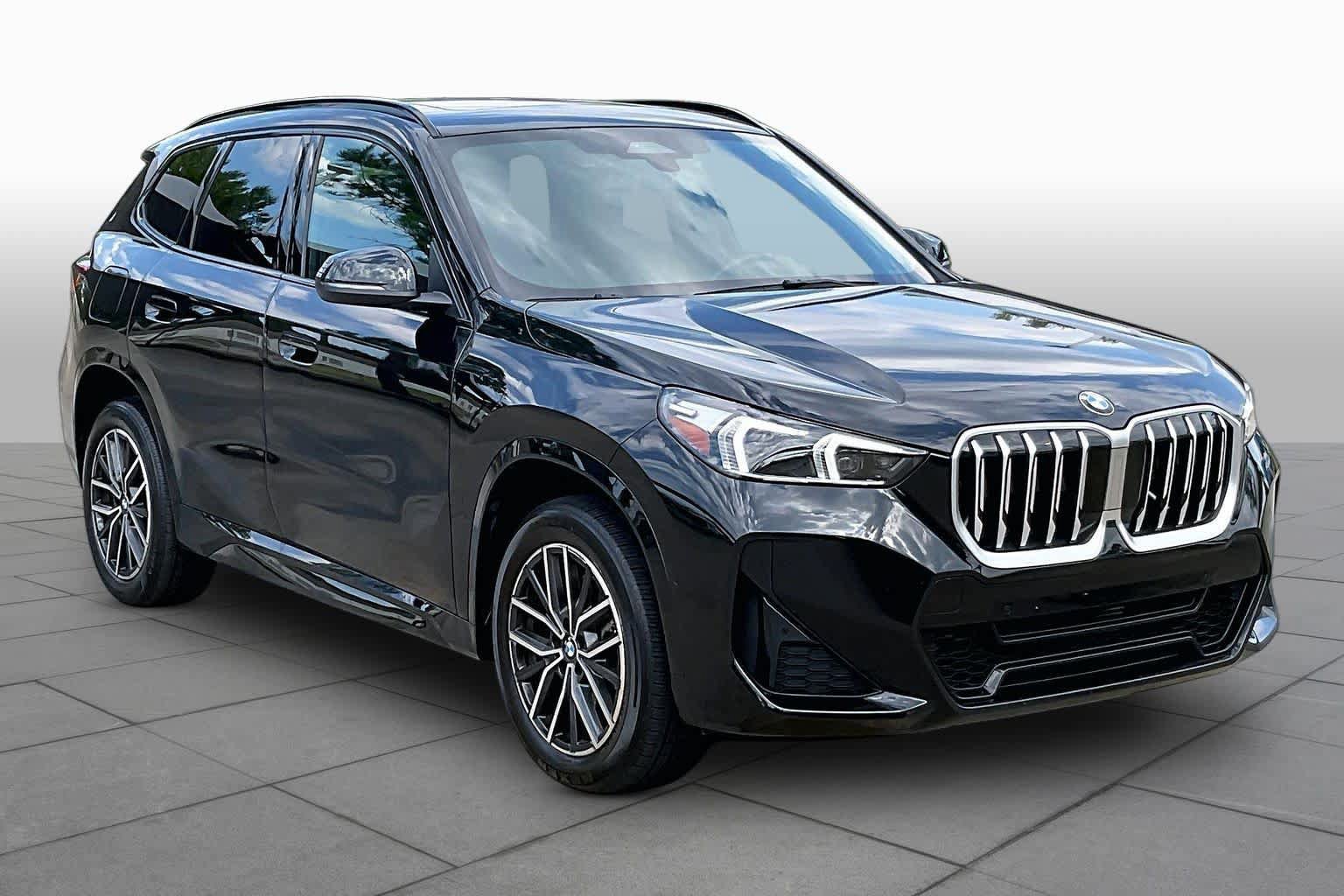 Used 2026 BMW X1 xDrive28i w/ M Sport Package AWD/4WD image 3