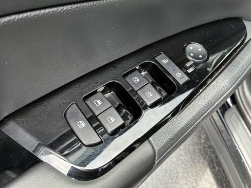 Used 2024 Kia Sportage EX FWD image 23