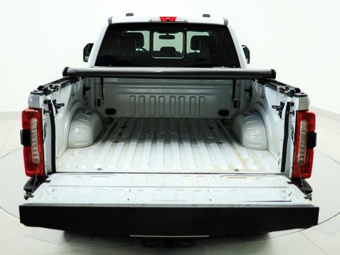 Used 2023 Ford F350 Lariat image 7