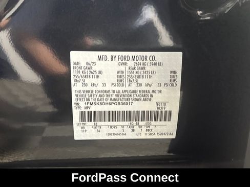 Used 2023 Ford Explorer XLT w/ Equipment Group 202A AWD/4WD image 14