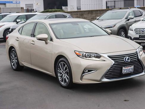 Used 2016 Lexus ES 300h image 5