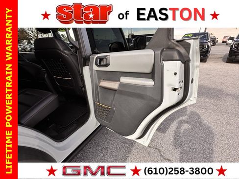 Used 2023 Ford Bronco Badlands image 13