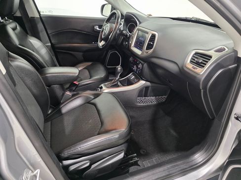 Used 2019 Jeep Compass Altitude w/ Cold Weather Group image 23