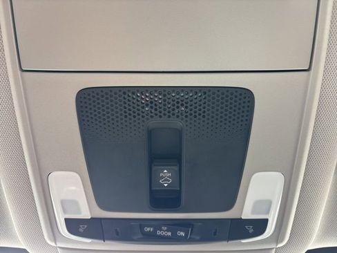 Used 2025 Honda CR-V EX-L image 16