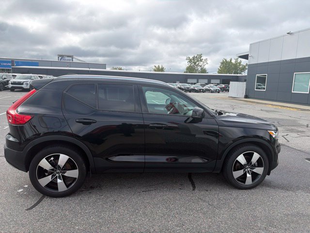 Used 2020 Volvo XC40 T5 Momentum AWD/4WD image 4