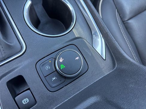 Used 2022 Chevrolet Traverse Premier w/ Redline Edition image 27