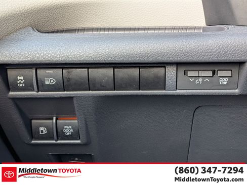 Used 2024 Toyota Sienna LE image 18
