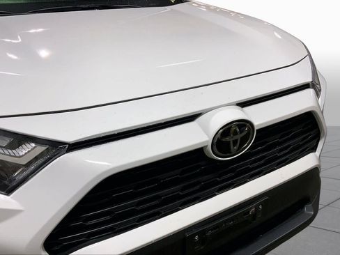 Used 2025 Toyota RAV4 LE AWD/4WD image 30