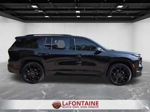 Used 2024 Chevrolet Traverse RS AWD/4WD image 9