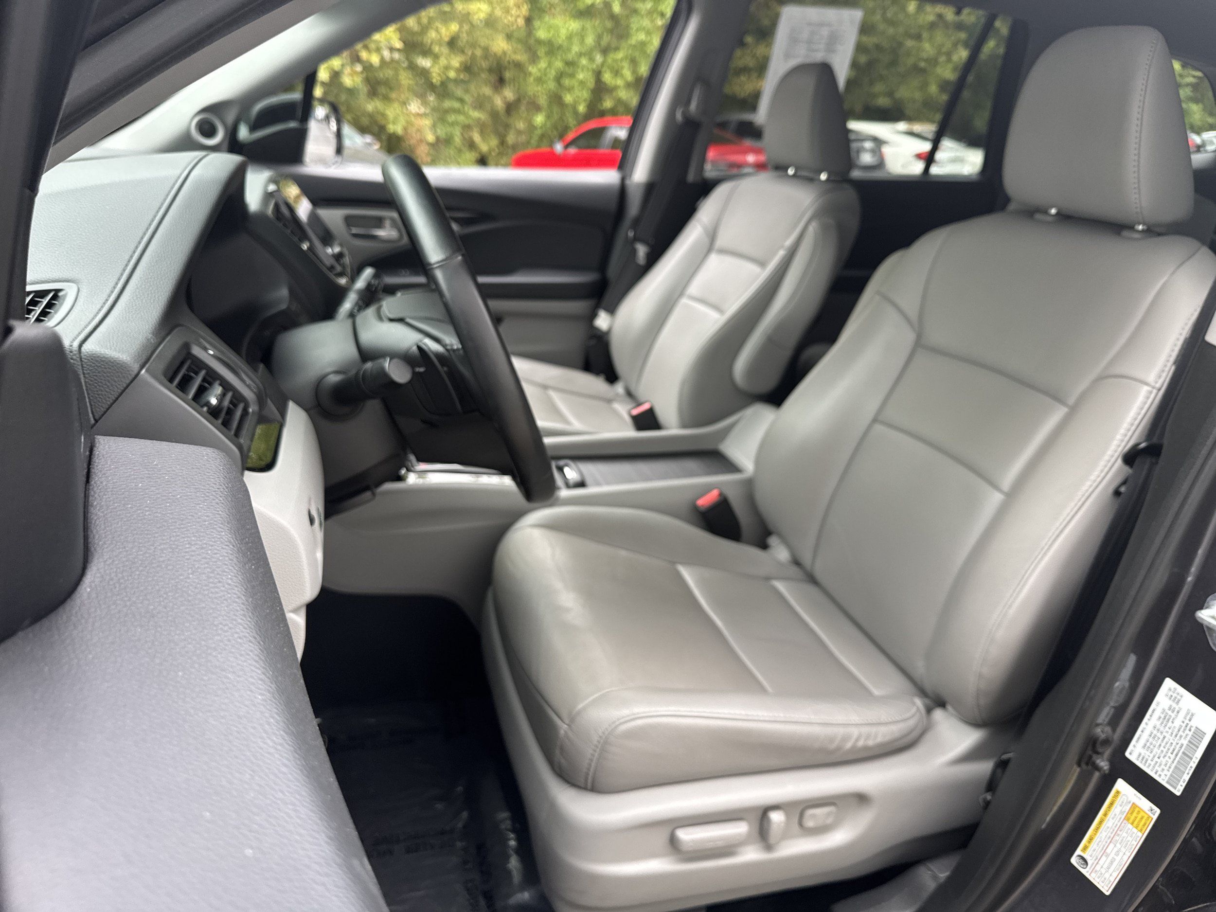 Used 2021 Honda Pilot Touring image 5