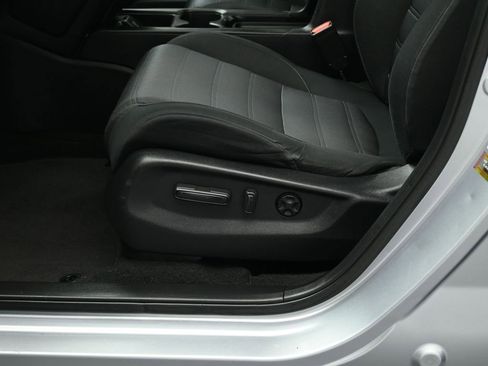 Used 2018 Honda CR-V EX image 10