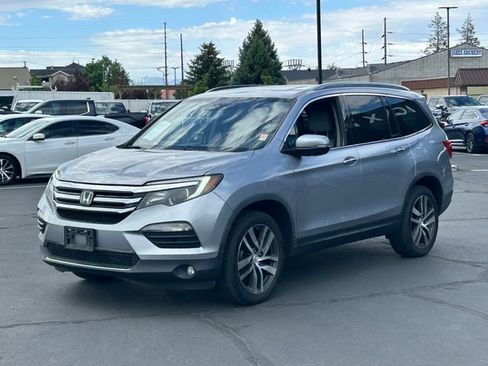Used 2018 Honda Pilot Touring image 8