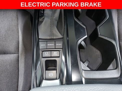 Used 2025 Toyota Camry LE image 21